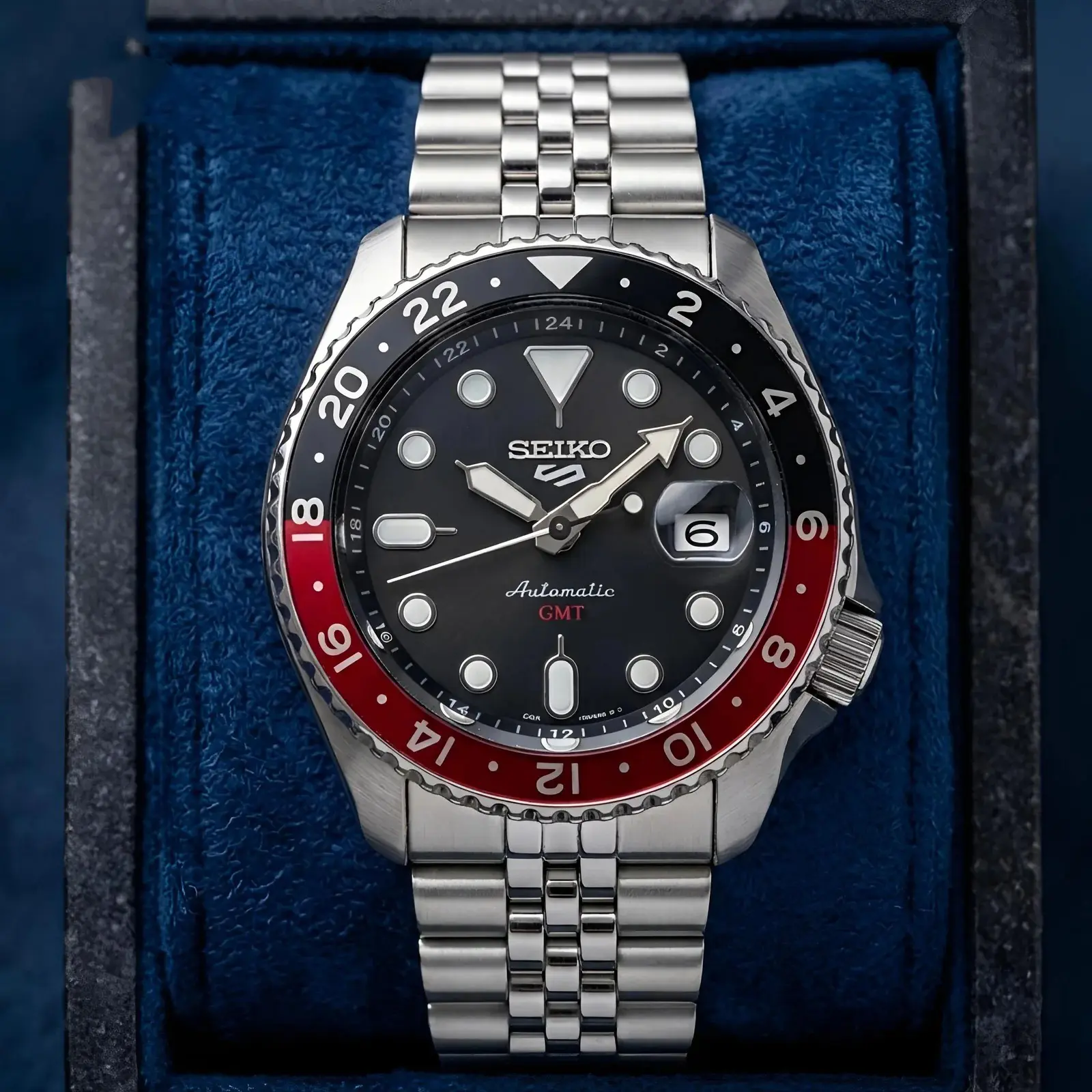 Seiko Silver Red Black (SKP7)
