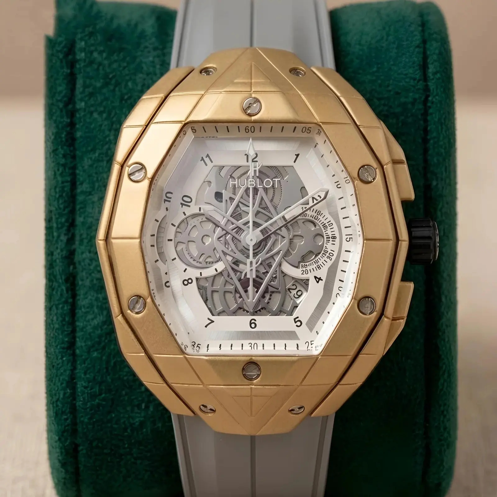 Hublot Machinery Grey Gold White (HBS5)