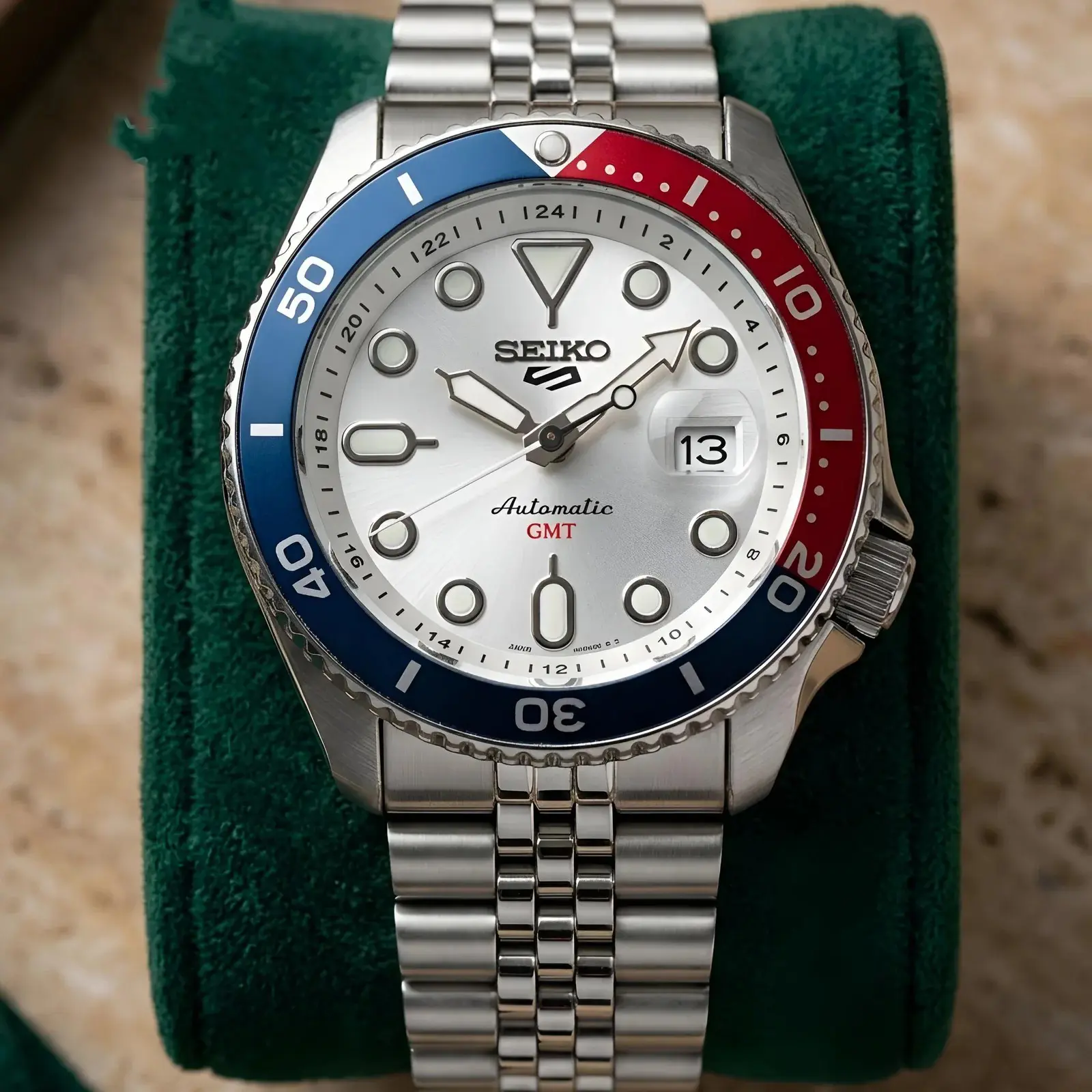 Seiko Silver Red Blue White (SKP1)